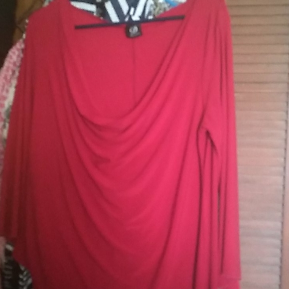 Blouse - Picture 2 of 3